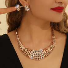 �羳ŷ��������ɫп�Ͻ���Ƕ��ɫˮ���ο�����������װŮ��Ʒ����