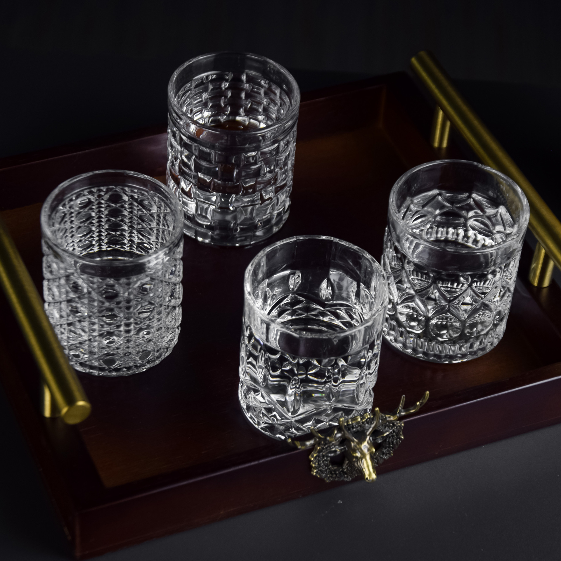 Fabricante puede enviar dos tazas de licor blanco una taza de taza de vidrio trenzado estrella taza de diamante de salón de banquetes doméstico