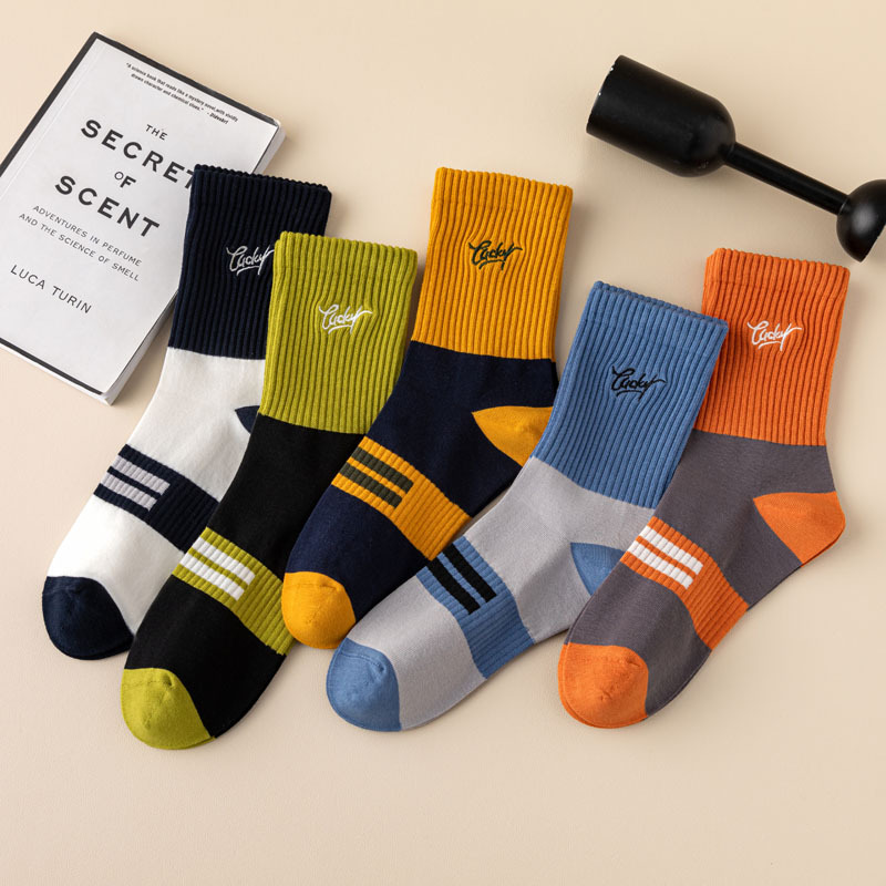 Autumn and Winter new socks men's mid-calf fashion Men's sports socks pure cotton sweat-absorbent breathable outdoor basketball socks wholesale