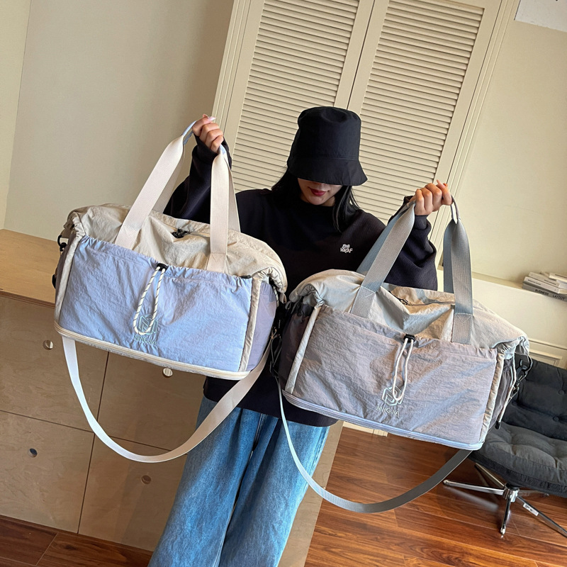 Bolsa de viaje corto, bolsa de fitness ligera transpirable para mujeres, separación seca y húmeda, movimiento de gran capacidad, mochila de hombro.