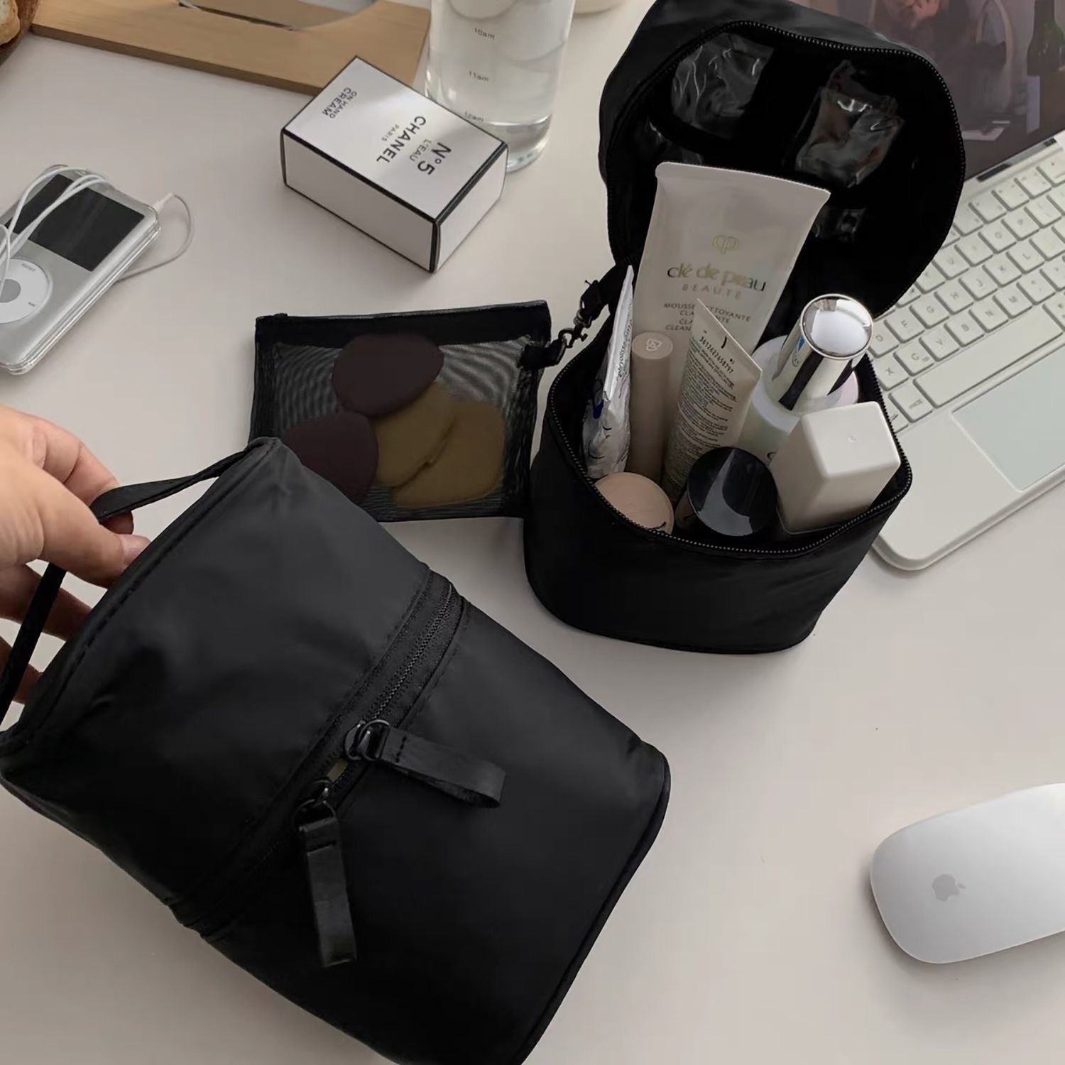 Bolso cosmético sobre rojo de nailon liso, sal, mini portátil simple, lindo tridimensional, bolsa de almacenamiento de color sólido de alto valor