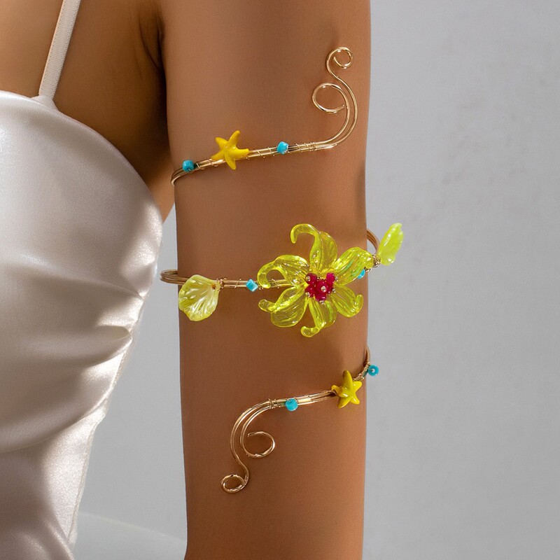Yellow-toned three-dimensional flower arm bracelet with metal winding and hollow starfish design, contrasting color arm accessory for women, vacation arm accessory 5947 Yellow-toned three-dimensional flower arm bracelet with metal winding and hollow starfish design, contrasting color arm accessory for women, vacation arm accessory 5947