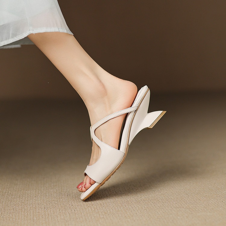 Sandal nữ da bò mũi vuông hở ngón gót lạ mắt — màu đen, màu trắng ngà, bạc chi tiết 71