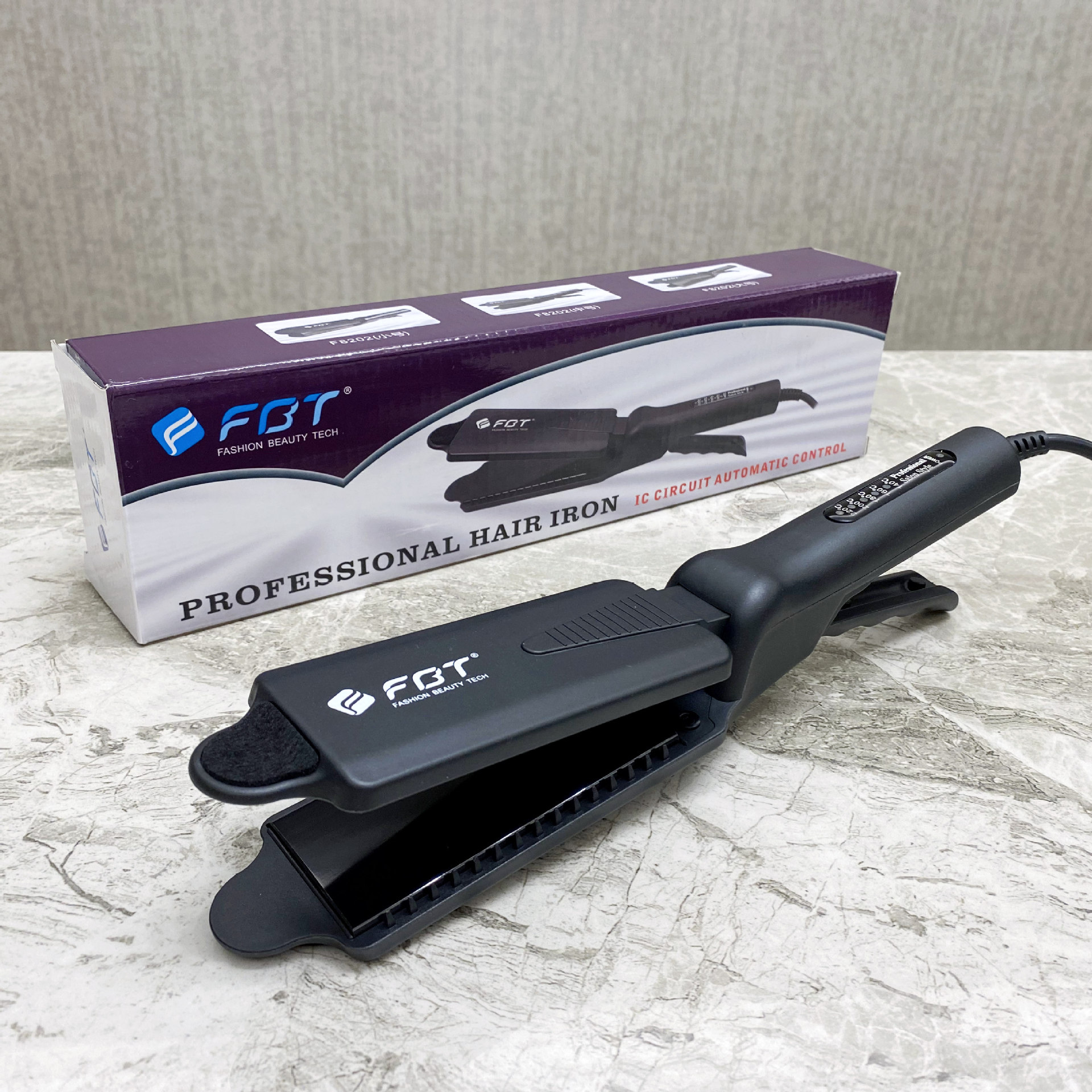 Fbt Straight Hair Straightener F8202, Used by Photo Studio Makeup Artists and Hairdressers, with Widened Straightening Plates