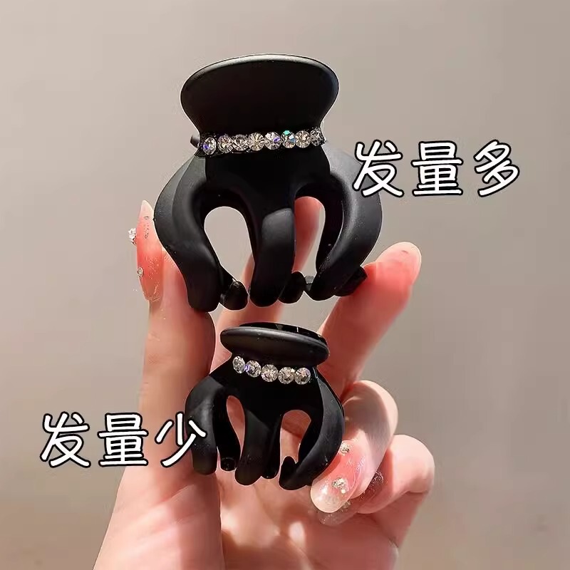 Large pumpkin gripper net red flash drill gripper pearl Hepburn small fragrant wind horsetail gripper 2022 new gripper Large pumpkin gripper net red flash drill gripper pearl Hepburn small fragrant wind horsetail gripper 2022 new gripper