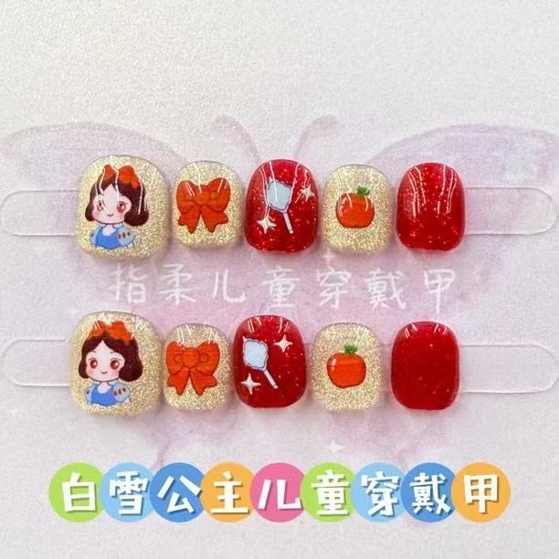 Snow White Little Girl Wears Manicure, Gold Sequins, Whitening Nails, Handmade Cute Fingers