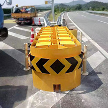 公路防撞垫高速路口可导向防撞垫tstatb等级缓冲垫匝道分流减速垫