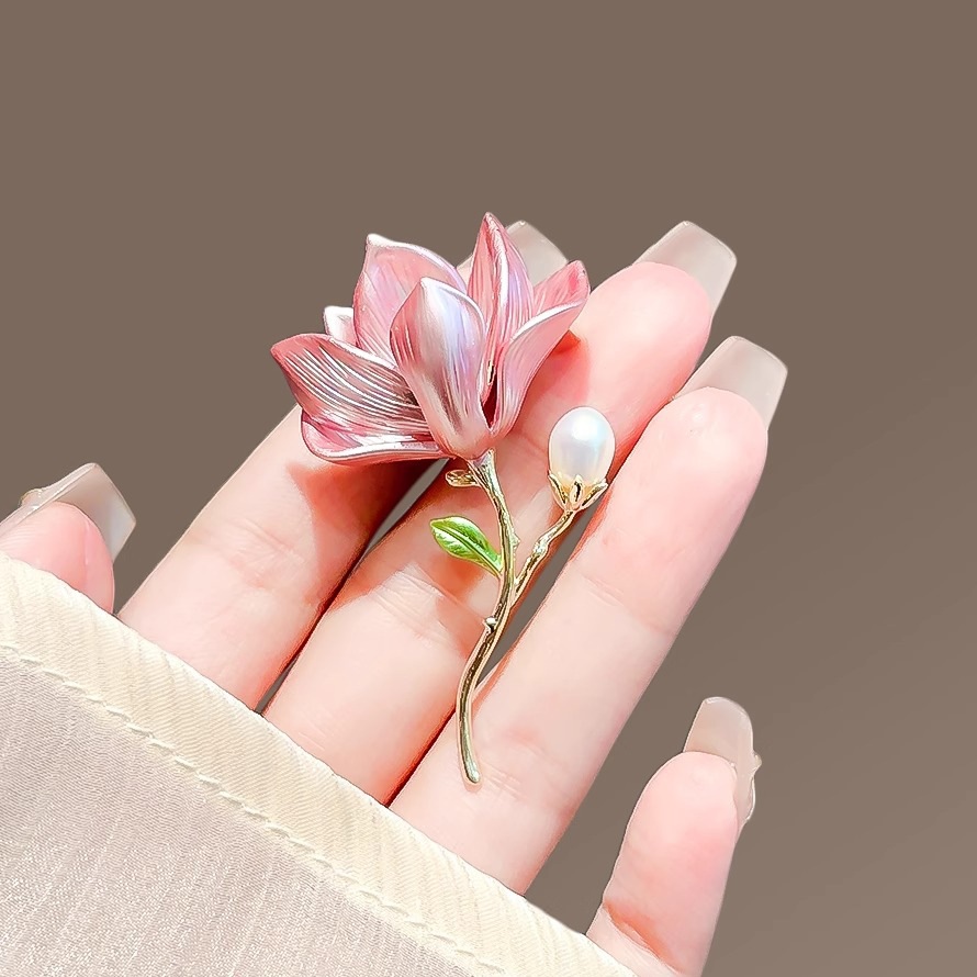 Broche Hanfu élégante et raffinée de style chinois vintage, ornée d'une fleur de magnolia, accessoire tendance._voghion.com