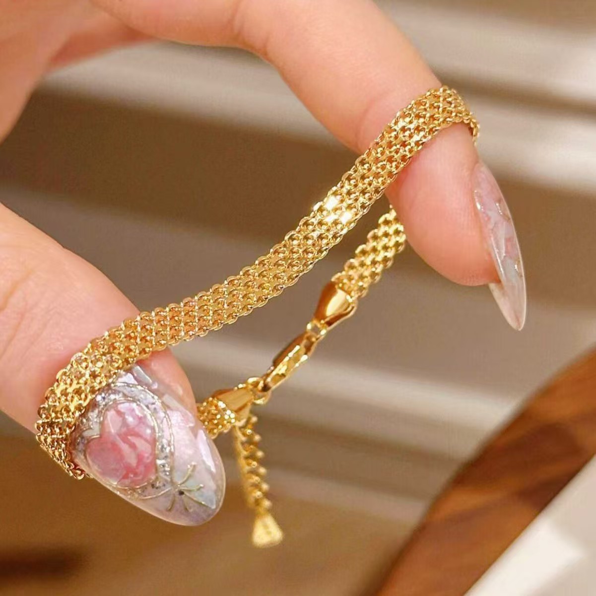 New Retro Gold Lace Strap Woven Bracelet, Unique High-Value Light Luxury High-End Bracelet Wholesale