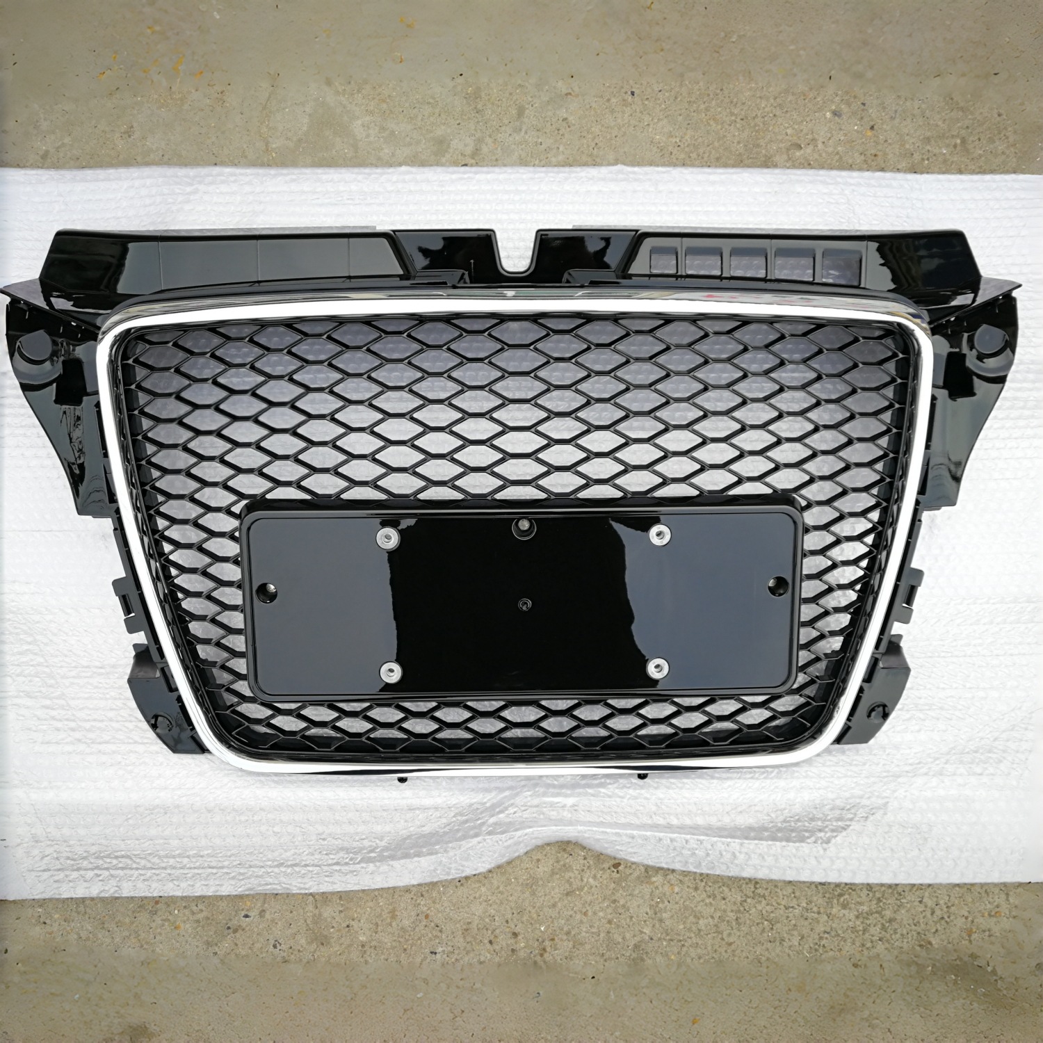 The Old Model from 09-12 Is Suitable for Audi A3 Modification and Upgrade to Rs3 Front Bumper with Large Surround Including Grille and Front Bumper