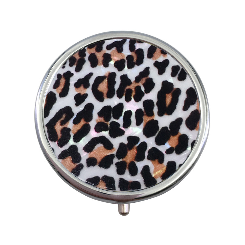 En stock suministro de 50mm caja de la píldora de metal Shell multi-patrón caja de la píldora portátil 3-rejilla caja de la píldora logo