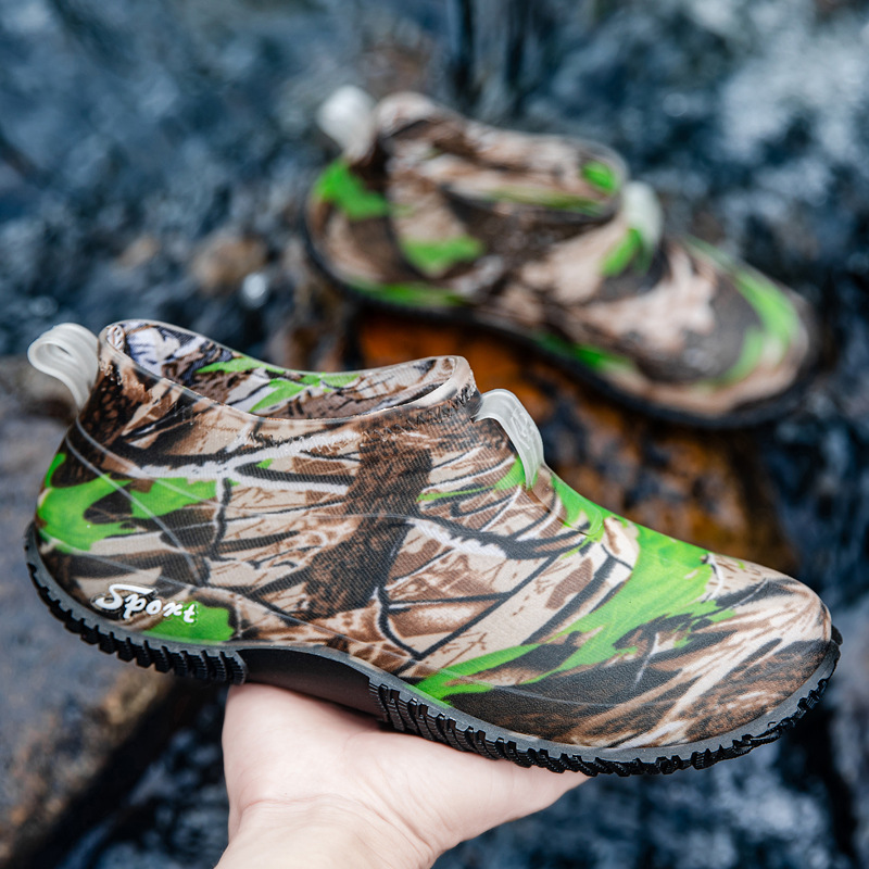 Zapatos de caucho impermeables de barril corto transfronterizos de moda camuflado camuflado botas de lluvia al aire libre arroyo frente al mar zapatos de agua zapatos de lluvia antideslizantes
