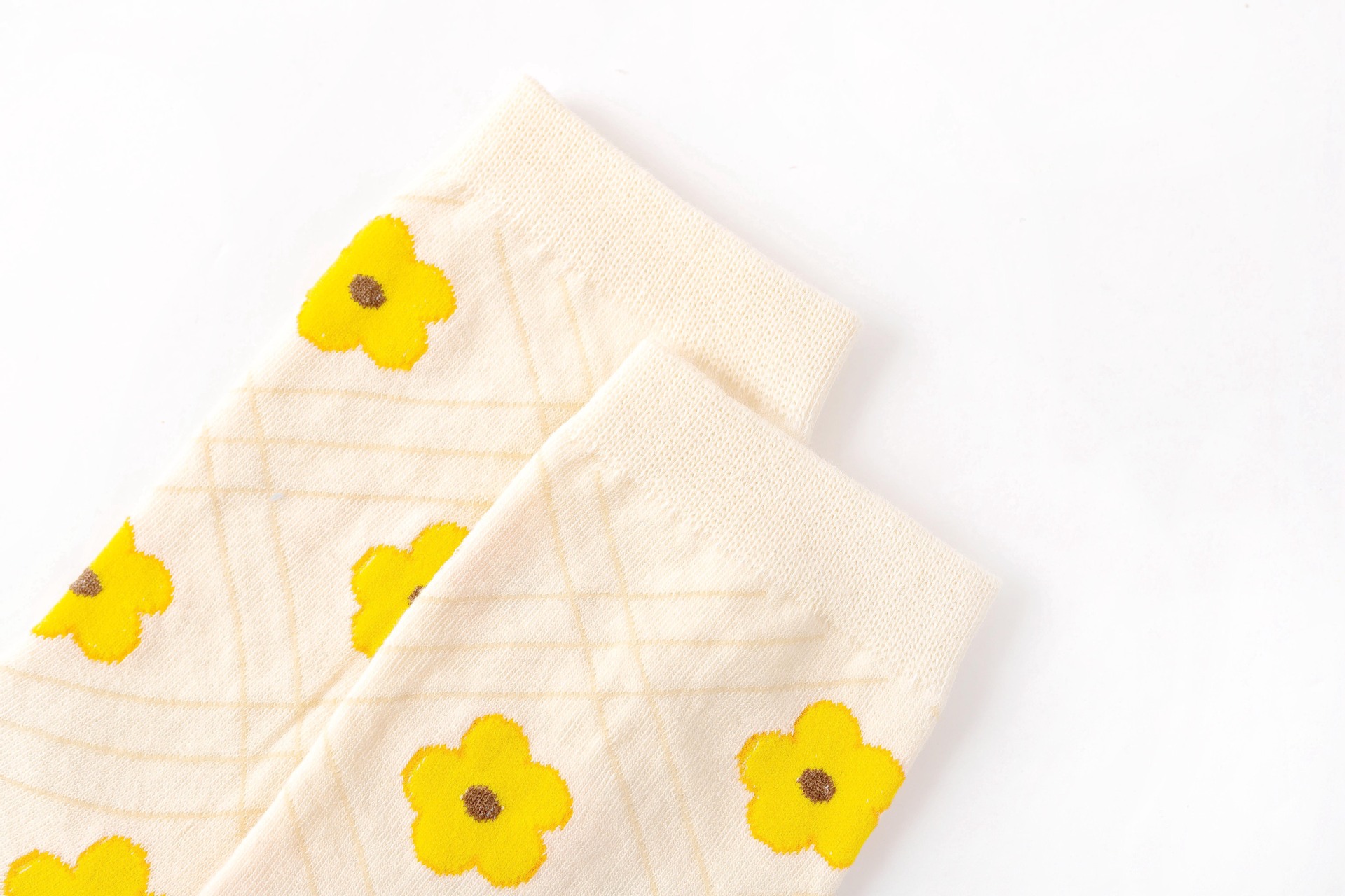 64g Weight Breathable Function Flower Pattern Yellow Color One Size Size Korean Small Flower Tube Socks Cute Retro Style Cotton Socks Four Seasons Thin Section 7