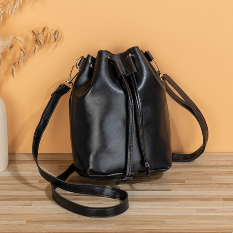 Bolsas de moda para mujeres 2023 bolsas de moda simples de color sólido gran capacidad bolsas de balde al por mayor