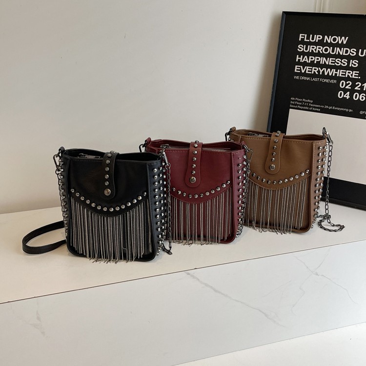 패션 크로스-국경 새로운 버킷 가방 유럽과 미국의 기관차 술 가방 패션 어깨 크로스 바디 가방 휴대 전화 리벳 가방 여성