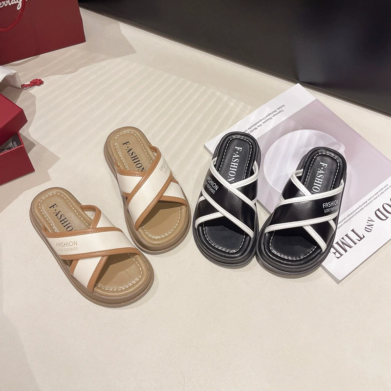 2024 летняя новая мода дикие женские сандалии тапочки повседневная обувь для детей минималистский студент мягкий фон пляжный буксир