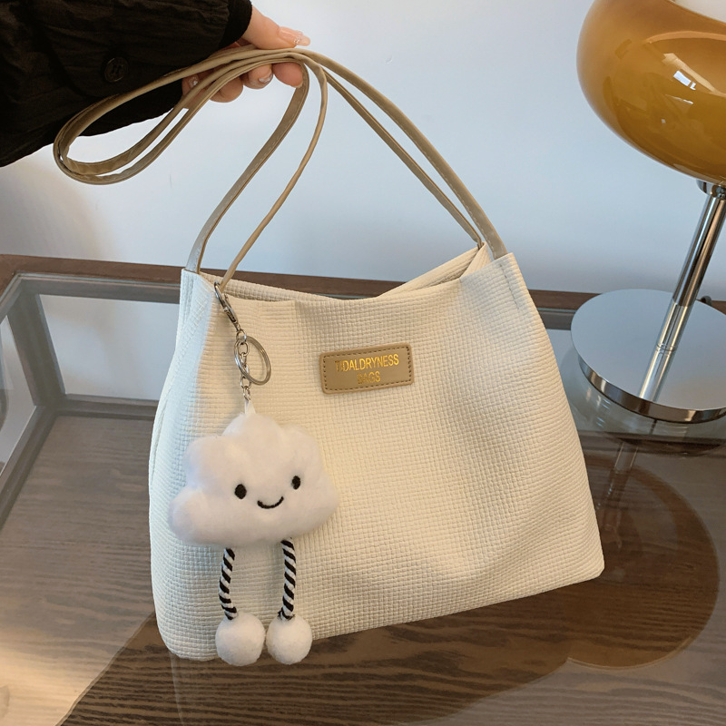 Bolsa de alta sensación para mujeres 2024 nuevo otoño moda bolso de hombro de moda estilo exterior versátil bolso de transporte público