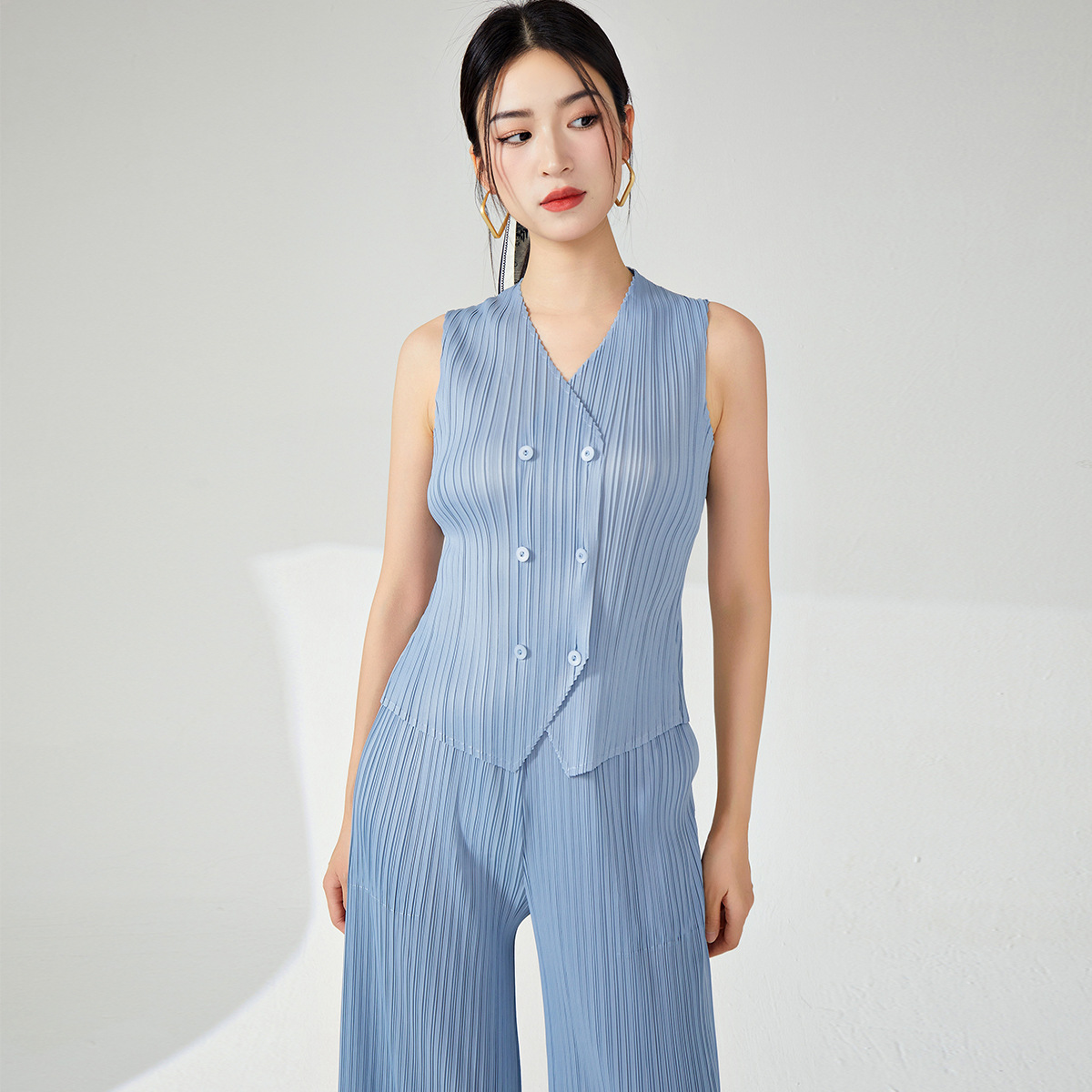 Women's Vest Summer Thin Fashion Vest Women's High-end Elegant Double-breasted Business Wear Commuter All-match Pleated Top