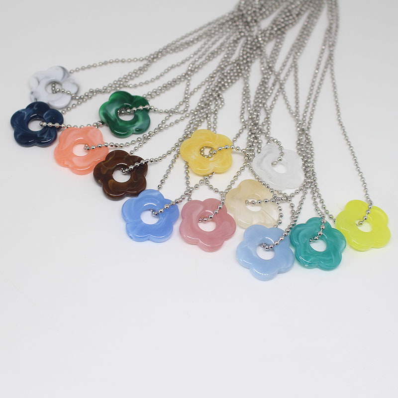 Simple Personality Hollow Flower Necklace Color Flower Sweater Chain Jewelry display picture 2