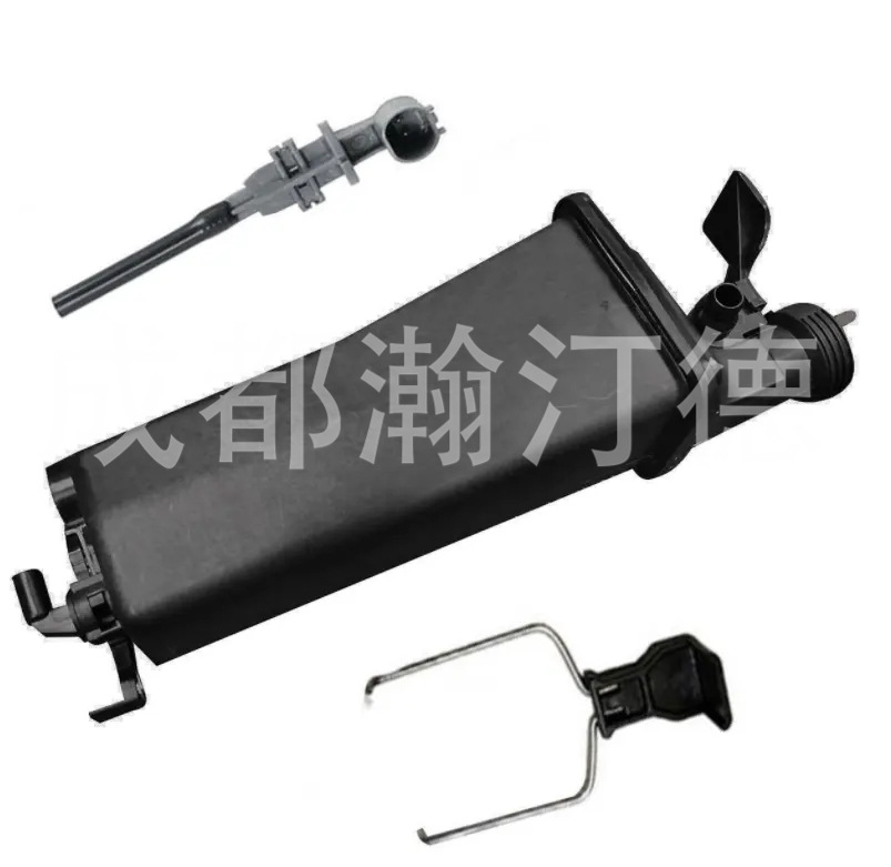Applicable to BMW BMW X5/E53 expansion kettle secondary water tank 17117573780