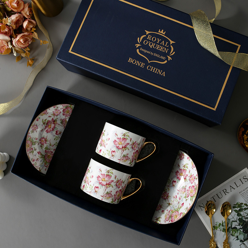Caja de regalo de taza de café de estilo europeo pequeño lujo exquisito set de té de la tarde porcelana hueso regalo de boda caja de regalo