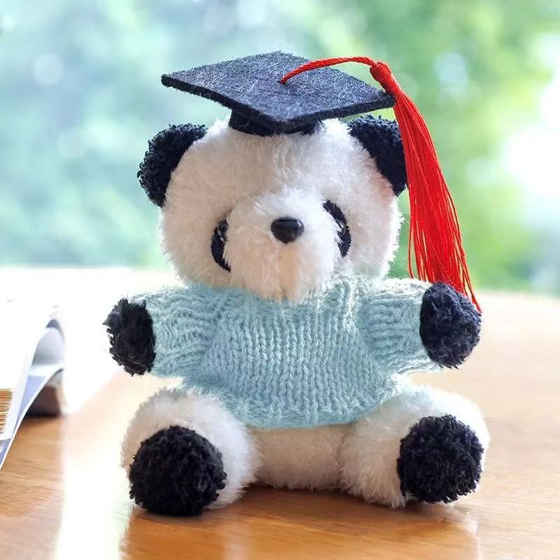 Cute panda gigante muñeca colgante logotipo impreso regalo de graduación sombrero médico panda muñeca evento regalo de promoción
