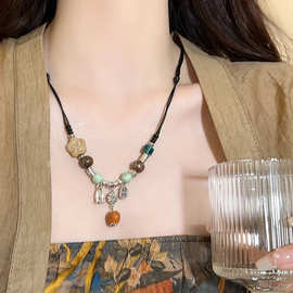 新中式醉梦陶瓷爱心串珠项链女轻奢小众设计感抽拉绳锁骨链配饰品