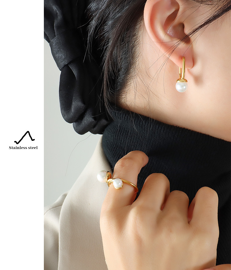 Retro Geometric Titanium Steel Plating Artificial Pearls Earrings 1 Pair