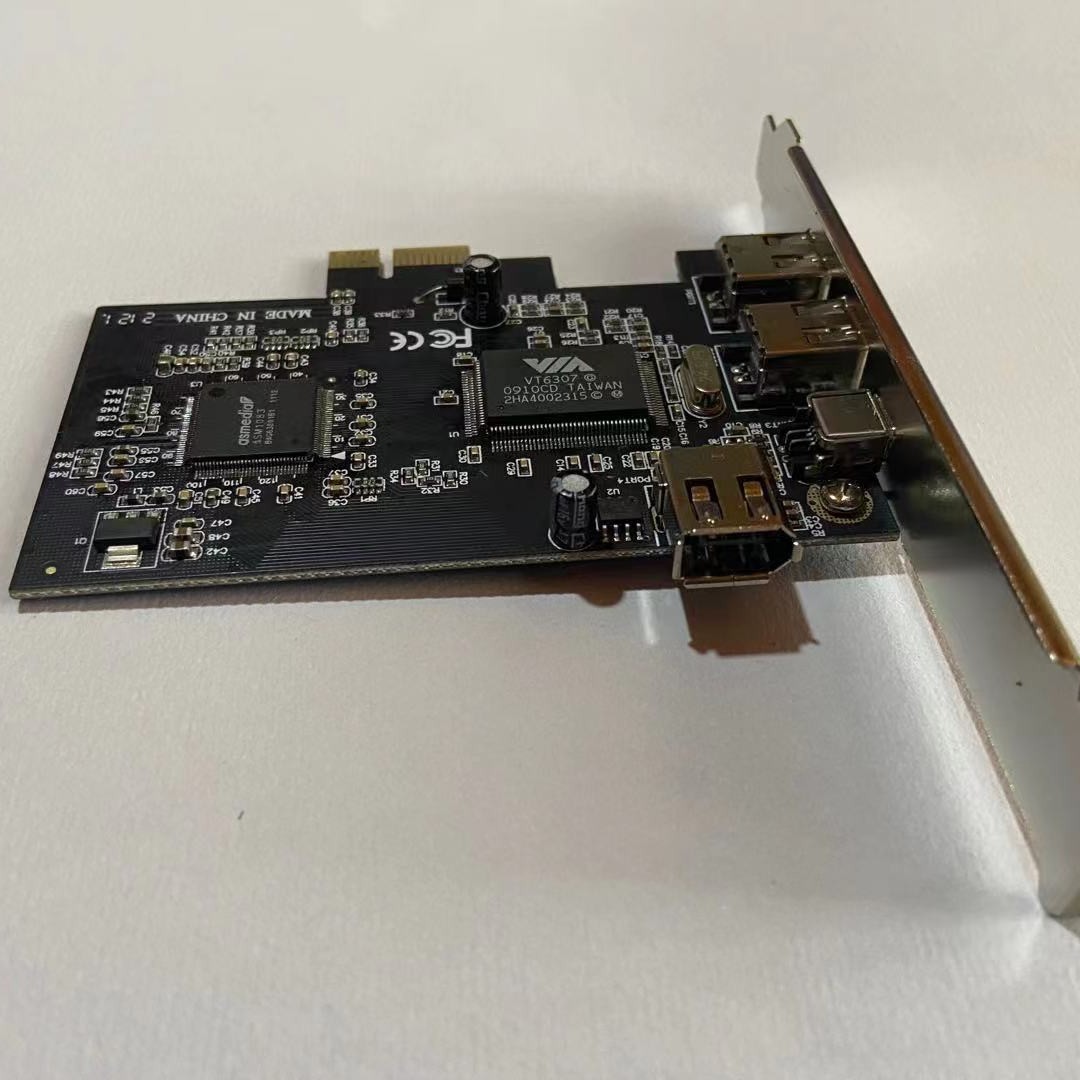 PCI-E1394 corner card