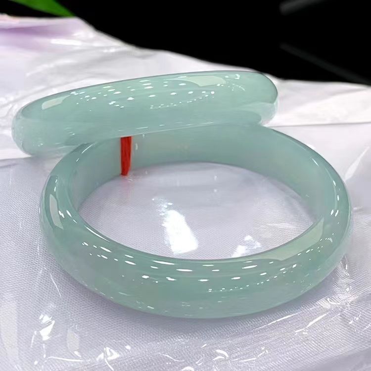 Vòng tay ngọc bích tự nhiên Miến Điện băng hoa xanh nhạt, đường kính trong 52–64 mm