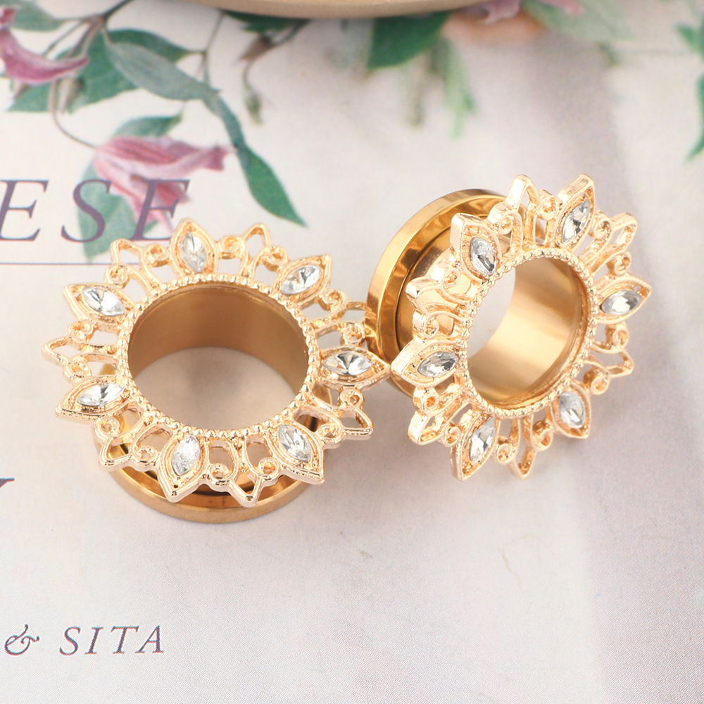 Labret piercing jewelry detail image