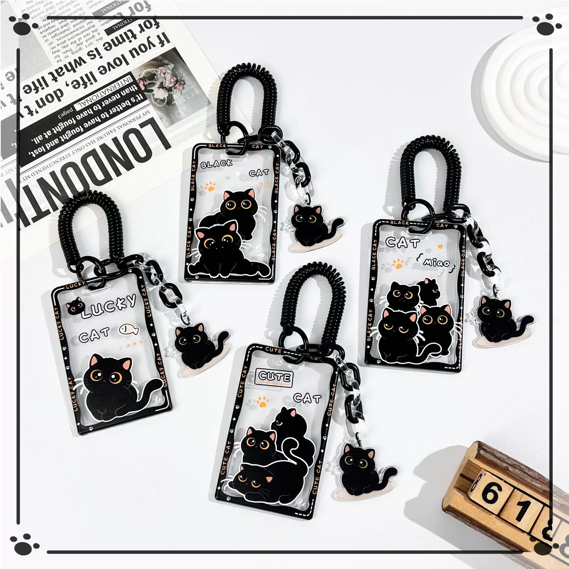 Маленькая красная книга милая маленькая черная кошка