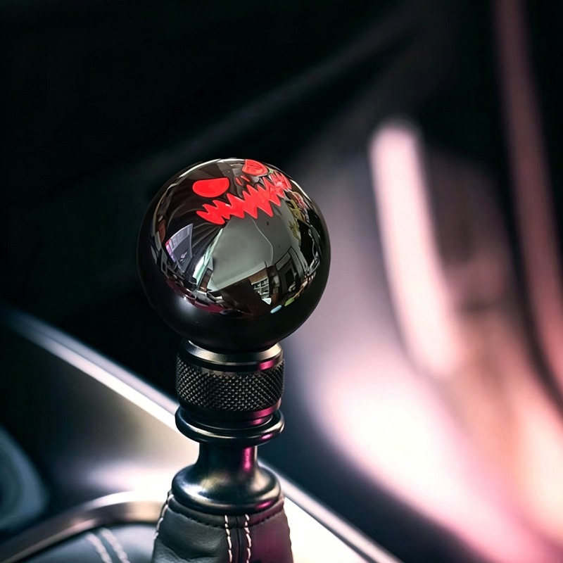 Car modification gear shift knob, manual transmission, round black and white ghost face design, resin gear stick head, universal shift lever