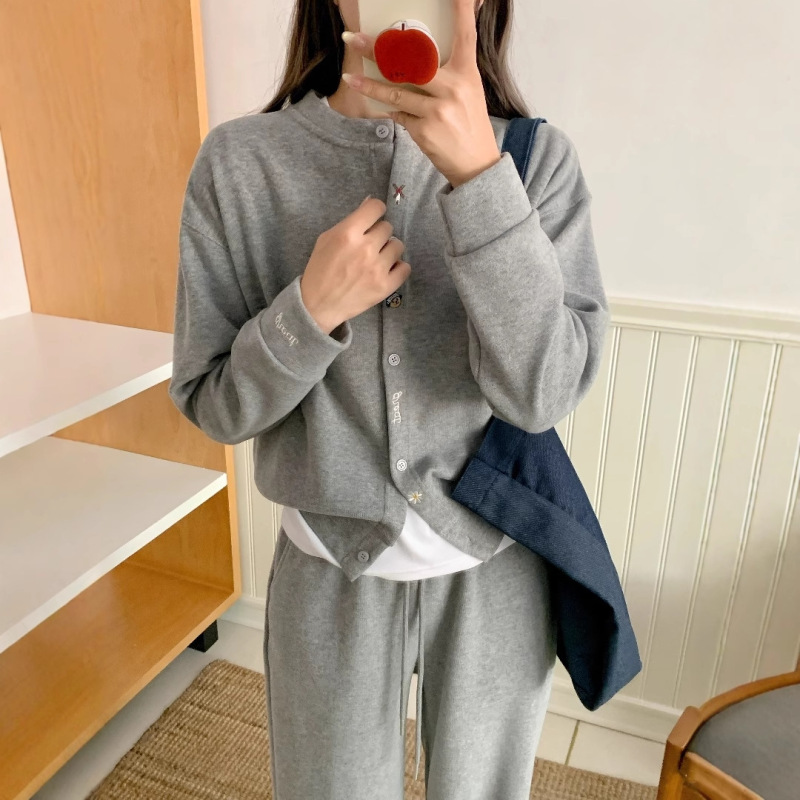 小个子套装休闲秋季时尚羊绒针织开衫刺绣休闲圆领两件套阔腿裤|undefined