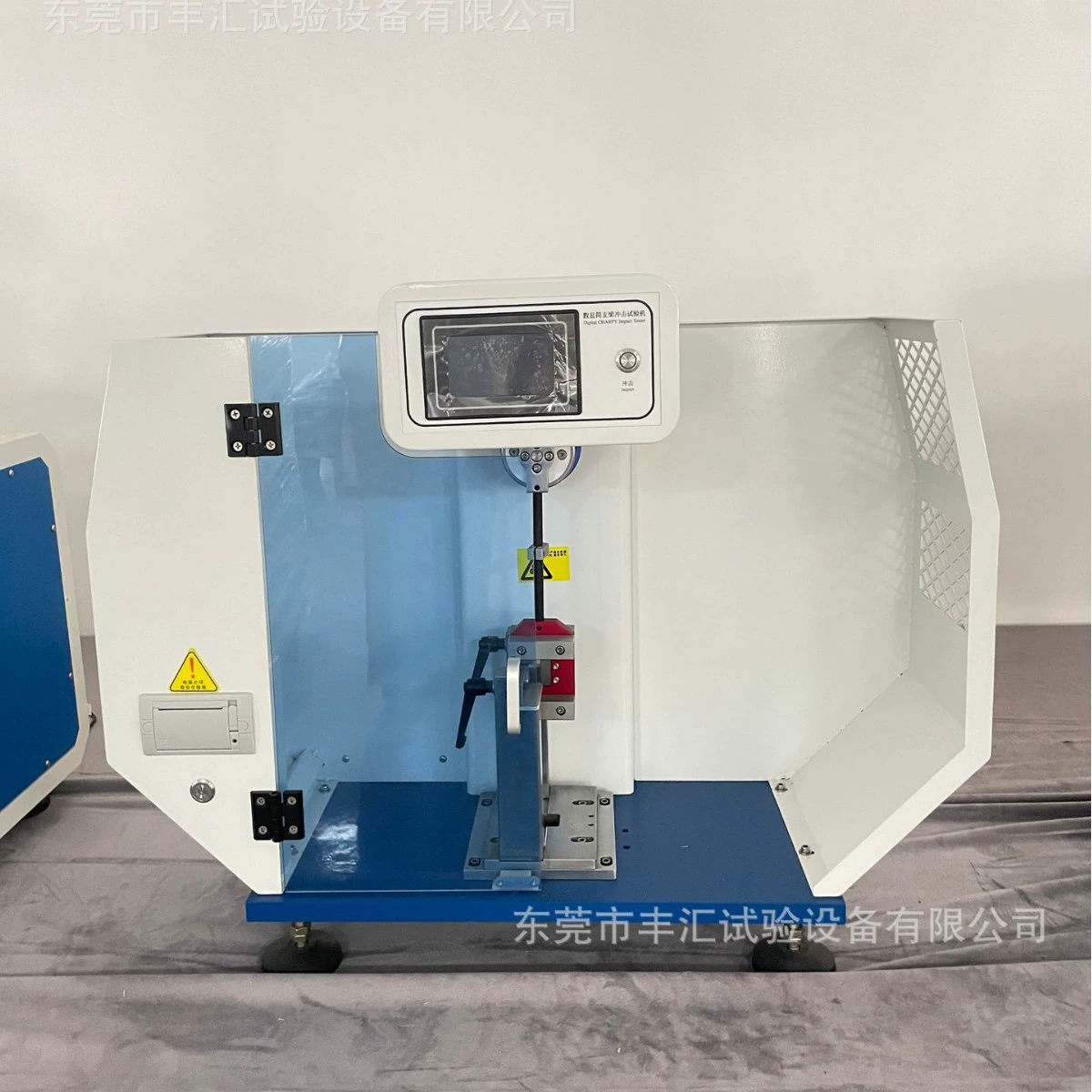 Изготовленная на заводе ударная испытательная машина для испытаний на удар по одинарной балке, машина для испытаний на удар по консольной балке, оборудование для ударных испытаний