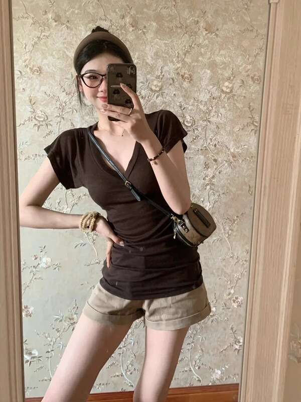 92 Cotton Retro Brown V-Neck Short-Sleeved T-Shirt for Women Summer Sexy Versatile Tops with Bottoming Shirts Export Wholesale
