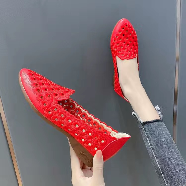 Mocasines de suela blanda con recortes bordados, zapatos de cuña sin cordones para mujer, zapatos para mamá, zapatos de verano transpirables de tacón bajo.
