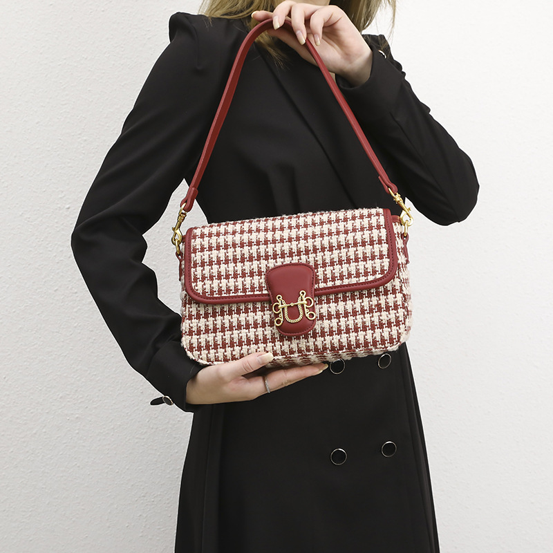 2024 Autumn New Trendy Bird Pattern Underarm Small Square Fashion Versatile Single Shoulder Oblique Straddle Women's Bag_voghion.com