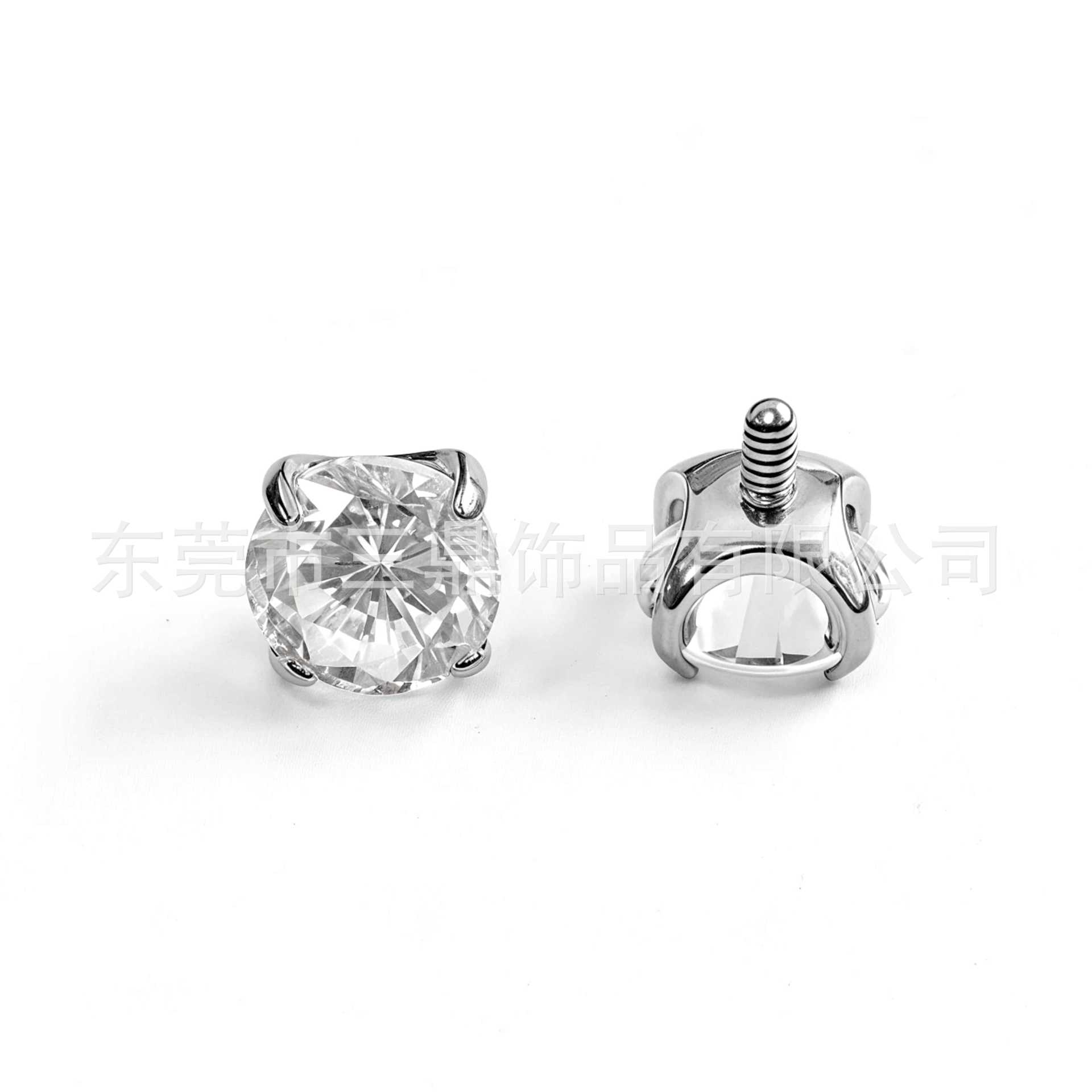 新型丸底F136チタン爪は5Aジルコン耳骨釘リップピアスG23チタン合金穿刺アクセサリー部品をはめ込んでいます。