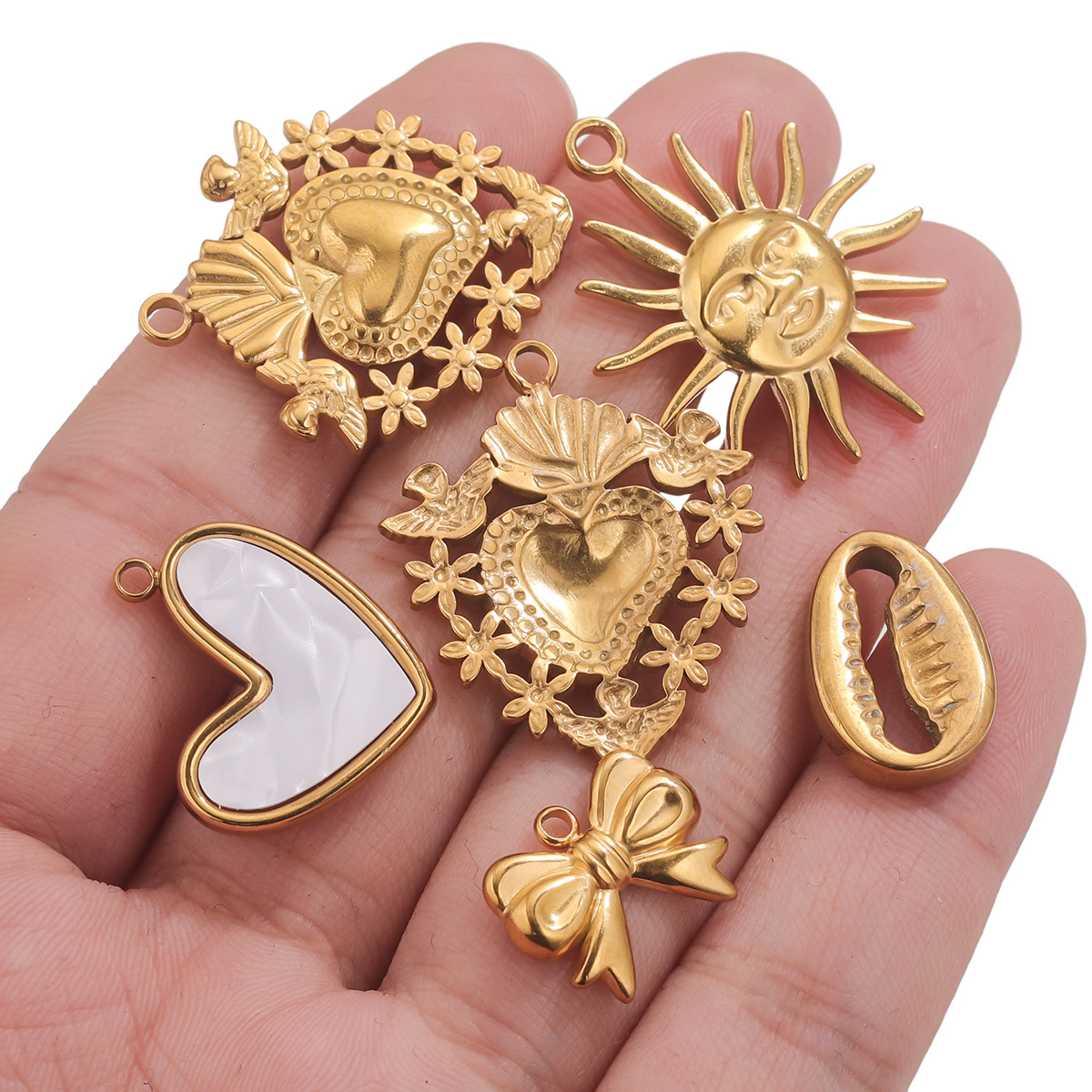 Sun, Heart Shape, Bow Knot Pattern 5 PCS/Package 304 Stainless Steel Sun Heart Shape Bow Knot Pendant DIY Ornament Accessories