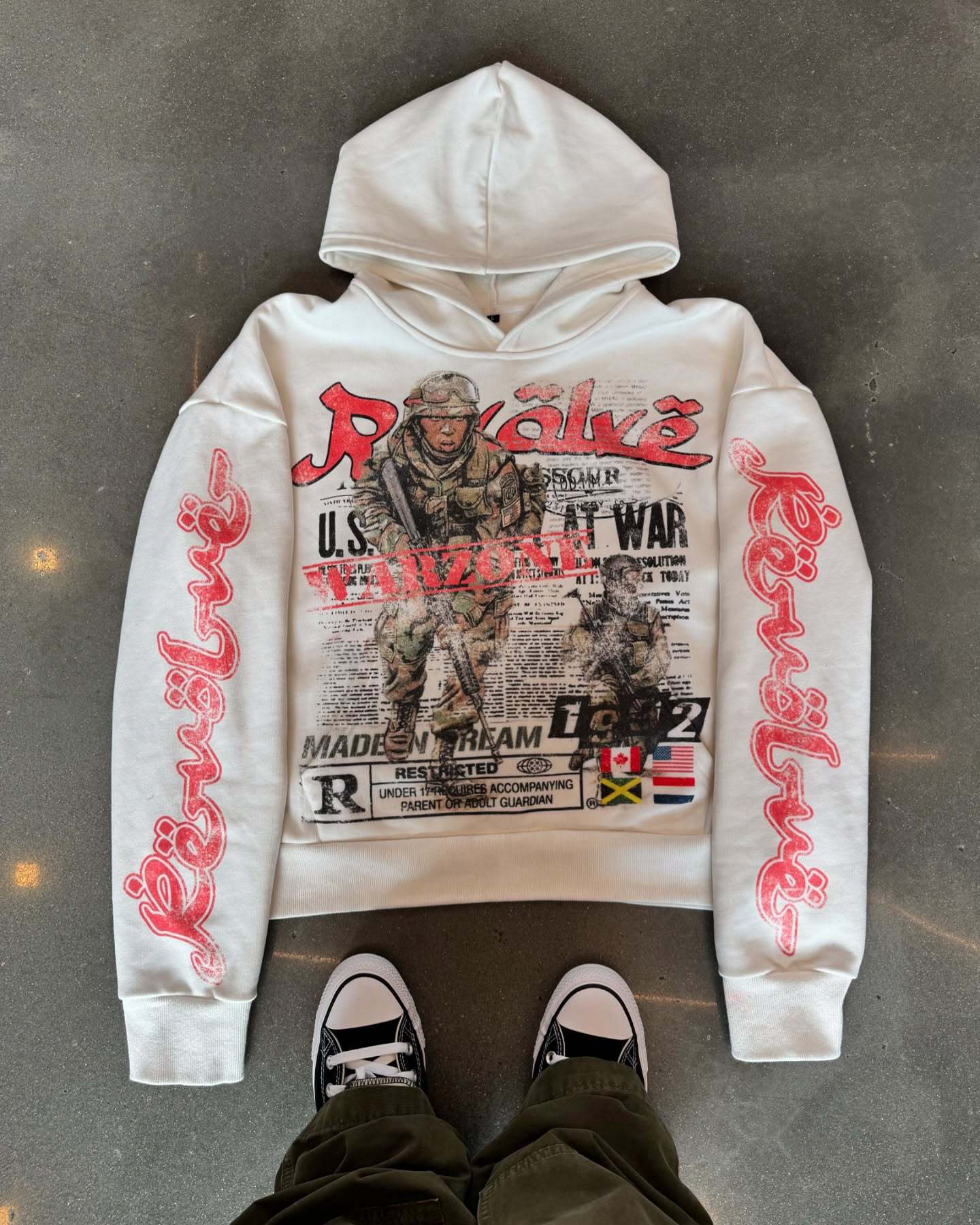 ​Y2K Streetwear Hoodie – 450G Oversized Graffiti Print Unisex Pullover With 3D Effect​_viptrois.com