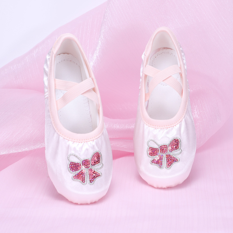 New Butterfly Dance Shoes for Children, Soft-Soled Ballet Dance Shoes, Cat Claw Satin Shoes, Toddler Practice Shoes, Flesh Color