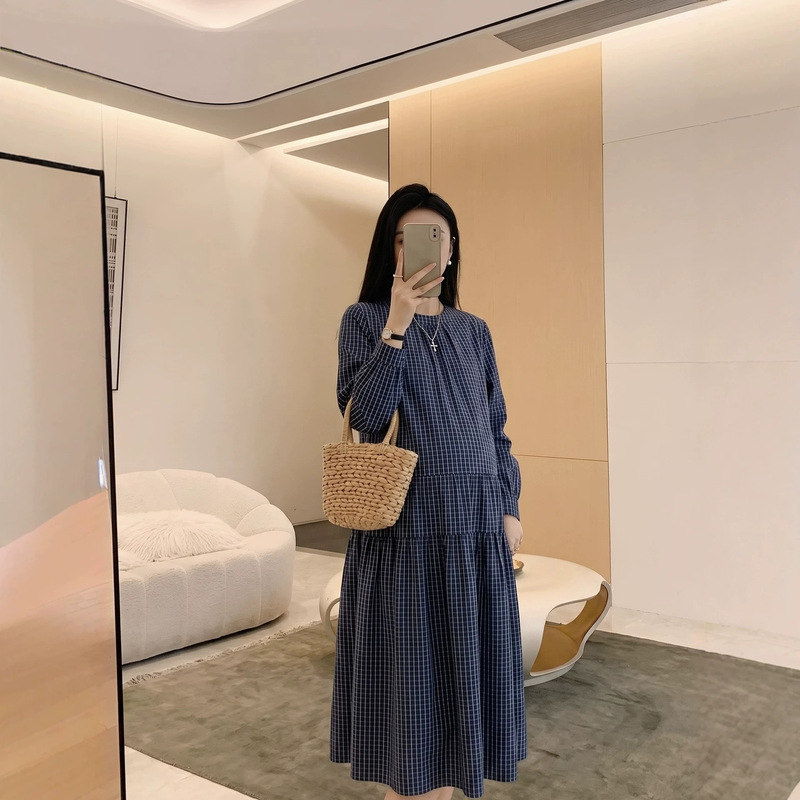 Early autumn new maternity wear, Japanese retro cotton plaid maternity dress, loose and stylish, age-reducing maternity dress Early autumn new maternity wear, Japanese retro cotton plaid maternity dress, loose and stylish, age-reducing maternity dress