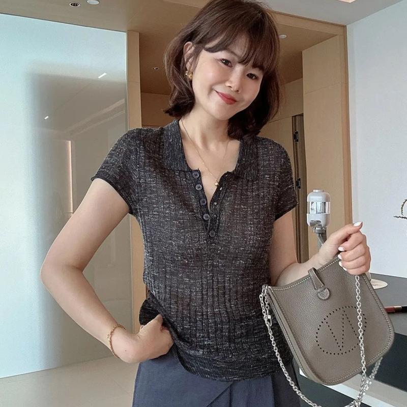 Summer New Korean-Style Simple Design Buttoned Polo Collar Short-Sleeve Knit T-Shirt for Women, Lightweight Top Summer New Korean-Style Simple Design Buttoned Polo Collar Short-Sleeve Knit T-Shirt for Women, Lightweight Top