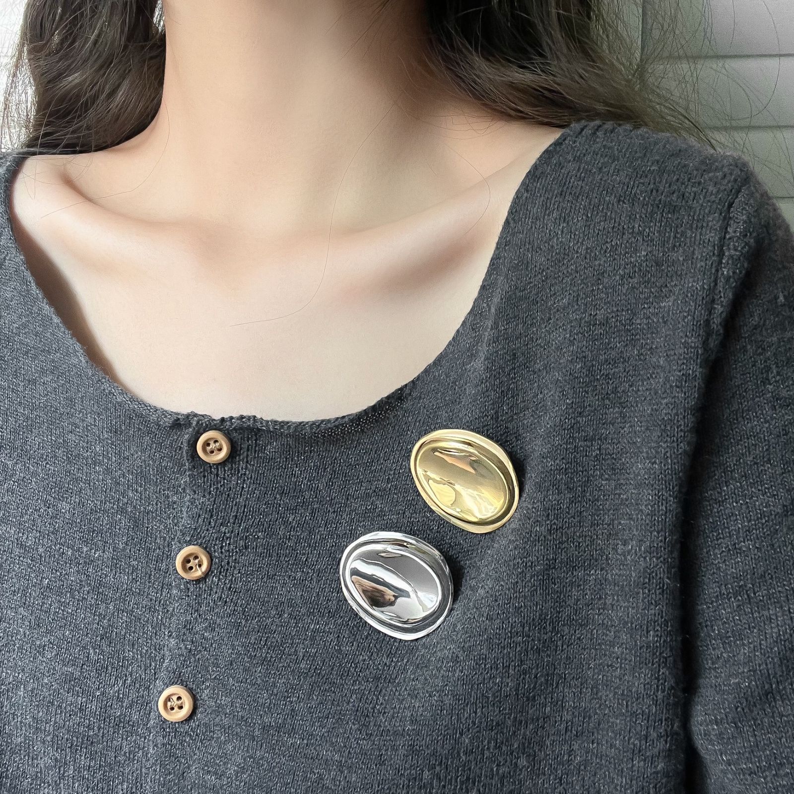 Design fashionable elegant brooch