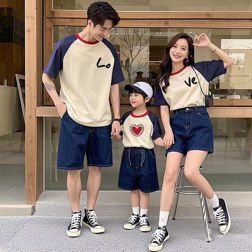 Family Matching T-Shirts 2025, for a Family of Three or Four, Short-Sleeved Baby Infant 100th Birthday Party Family Outfit, Beach Photoshoot Parent-Child Matching