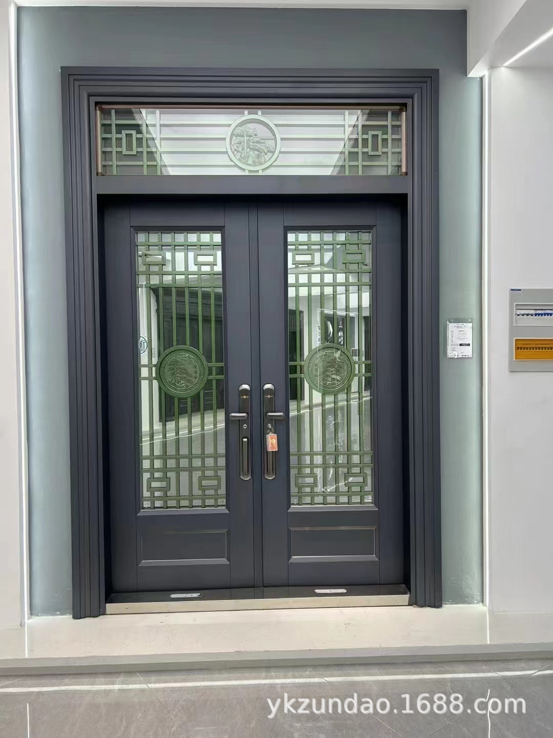 双开锌合金玻璃大门