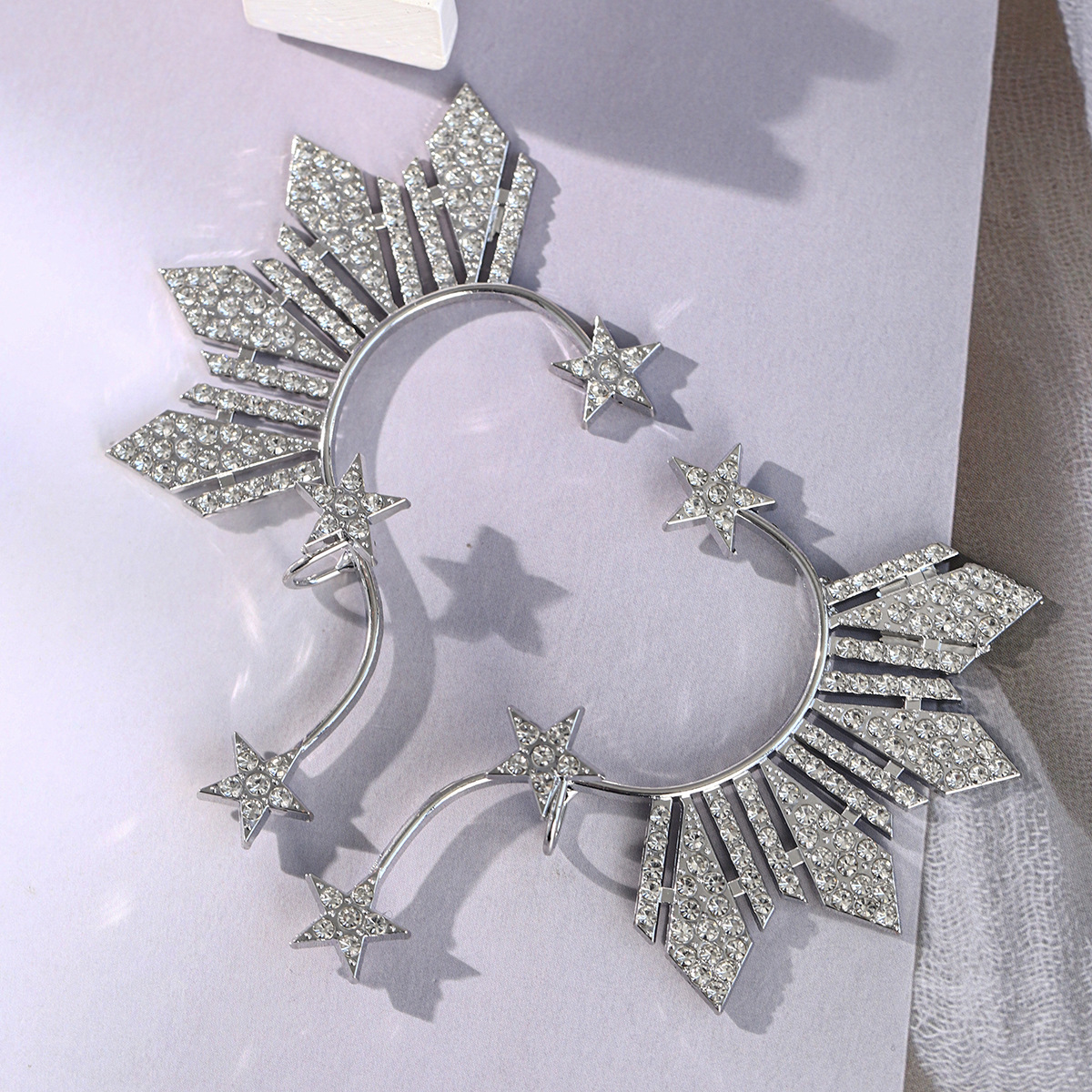 European and American Fashion Personality Elf Ear Cuffs for Women, Metal Rhinestone Star Ear Clips, Trendy Non-Pierced Earrings