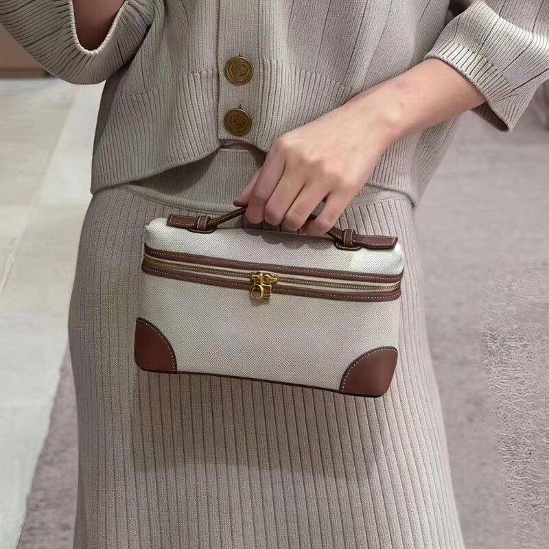 Second-Generation New Model Genuine Leather Lp Linen Embroidered Patchwork Box Bag Lunch Box Bag 27 Handbag Crossbody Bag Second-Generation New Model Genuine Leather Lp Linen Embroidered Patchwork Box Bag Lunch Box Bag 27 Handbag Crossbody Bag