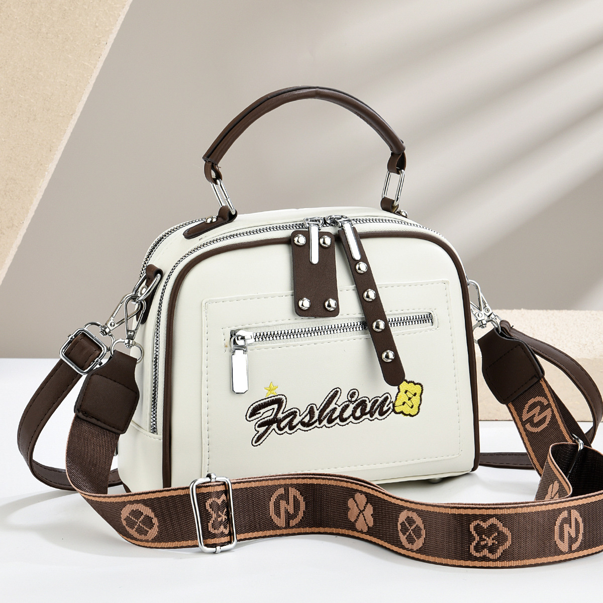 Temperamento exquisito de textura bolso cuadrado2025 bolsos de mano de mujer multicapa bolsos de hombro de moda bolsos de mochila transfronterizos